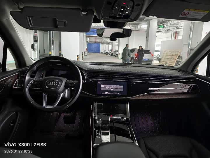 Фото 6 - Audi Q7
