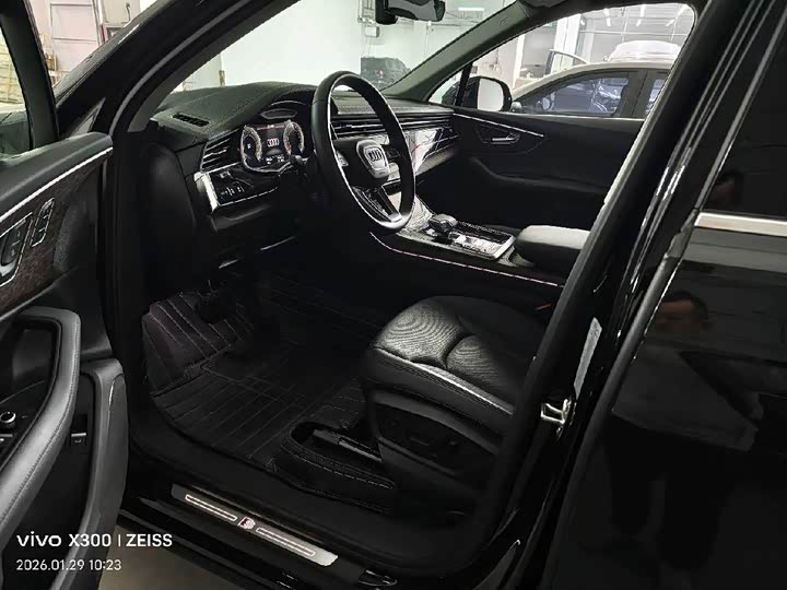 Фото 7 - Audi Q7