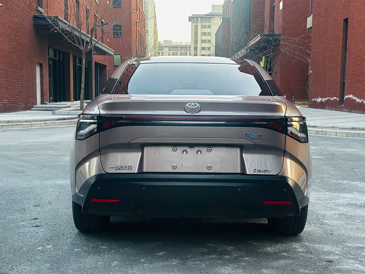 Фото 6 - Toyota bZ3