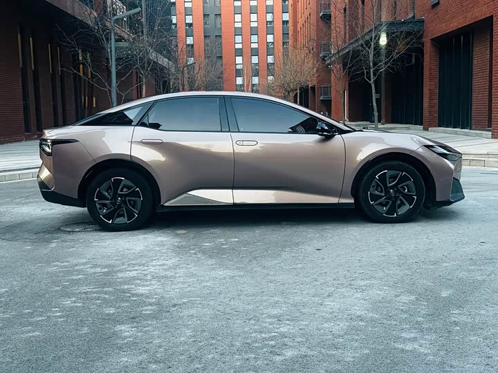 Фото 8 - Toyota bZ3