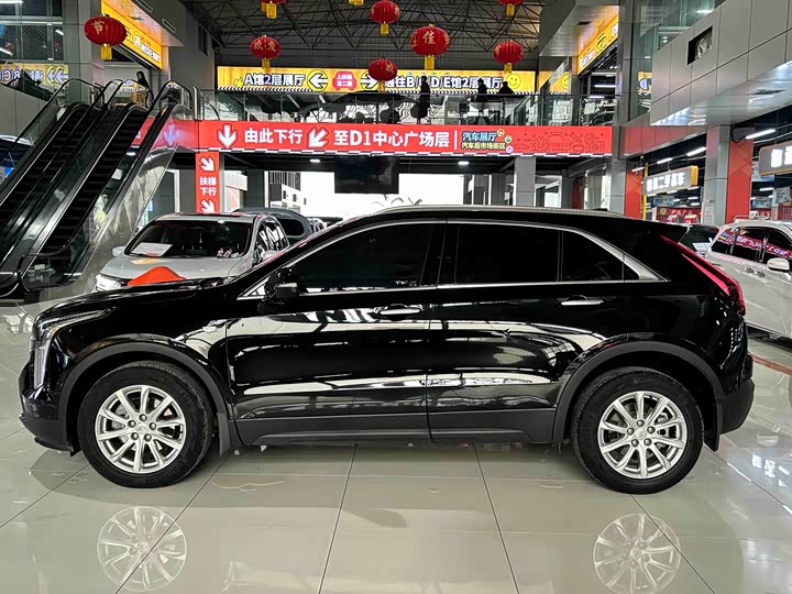 Фото 6 - Cadillac XT4