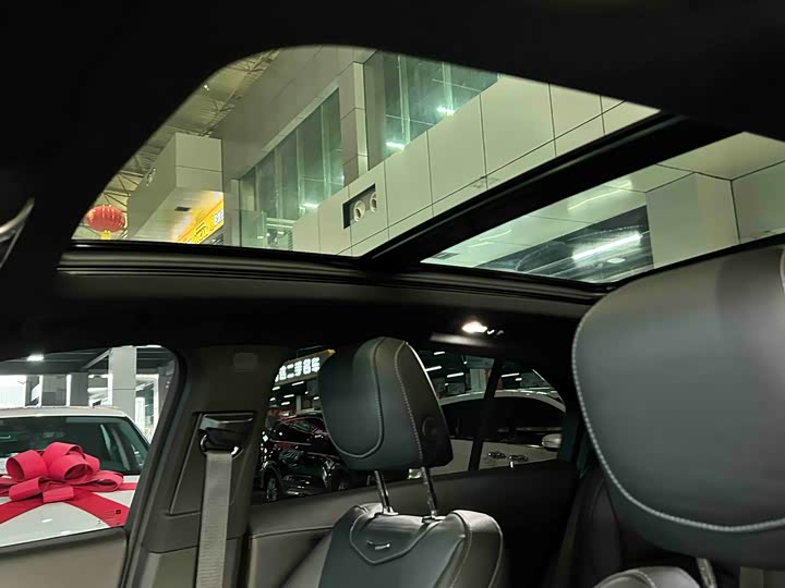 Фото 9 - Cadillac XT4