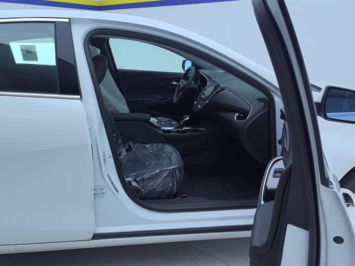 Фото 8 - Chevrolet Malibu XL