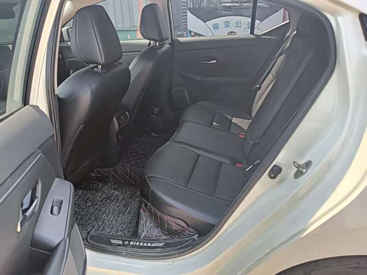 Фото 5 - Nissan Sylphy