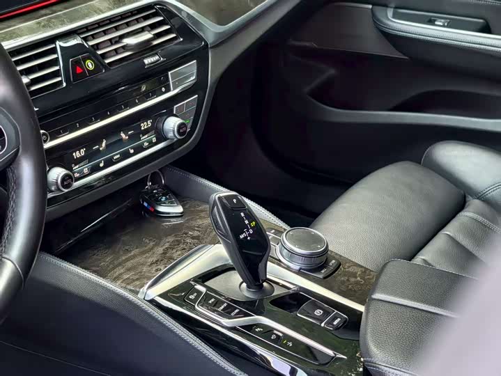 Фото 7 - BMW 6 Series GT