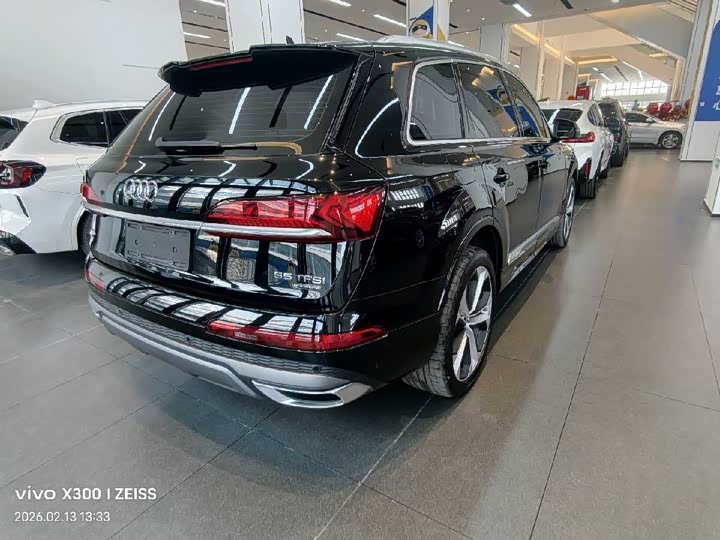 Фото 6 - Audi Q7