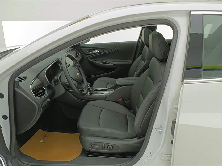 Фото 9 - Chevrolet Malibu XL