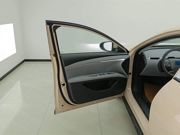 Фото 7 - XPeng Mona M03