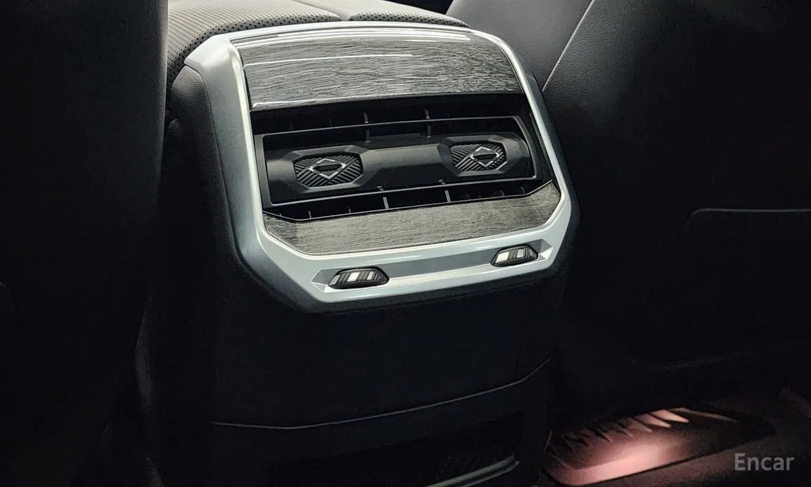 Фото 14 - BMW 7 Series