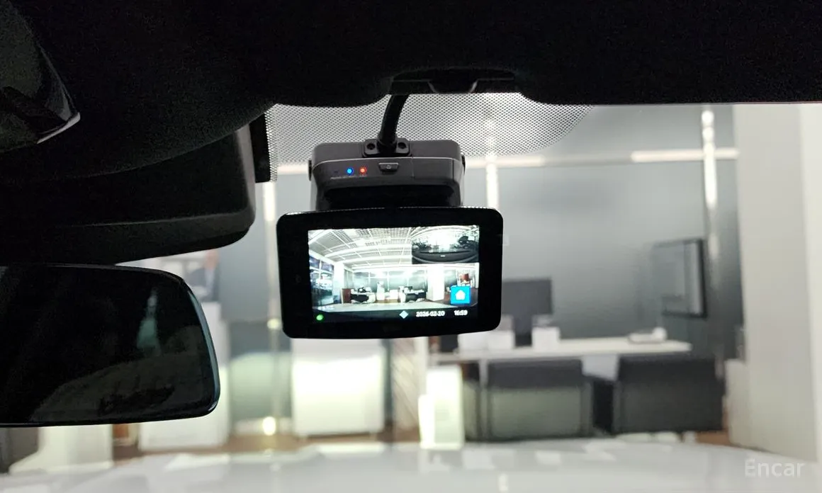 Фото 18 - BMW 7 Series