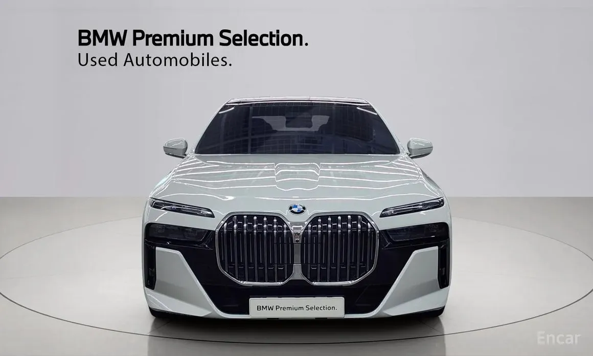 Фото 3 - BMW 7 Series