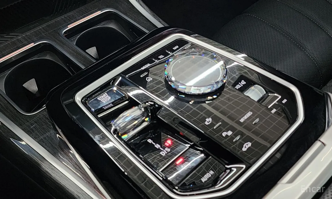 Фото 9 - BMW 7 Series