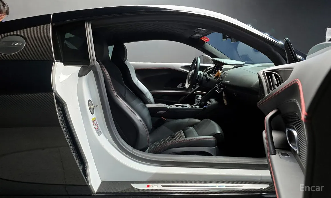 Фото 10 - Audi R8