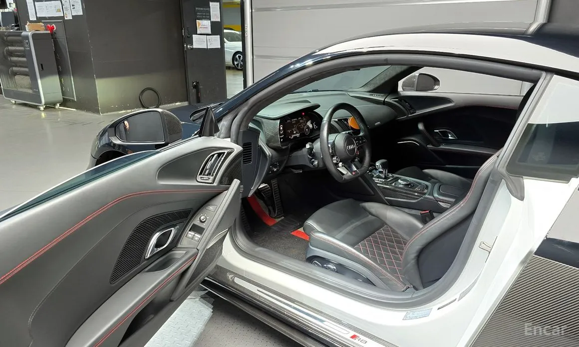 Фото 11 - Audi R8