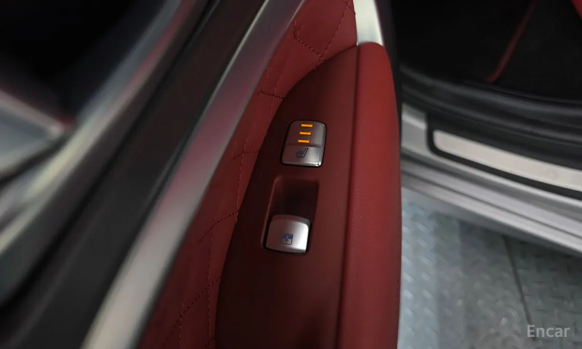 Фото 18 - Genesis G70