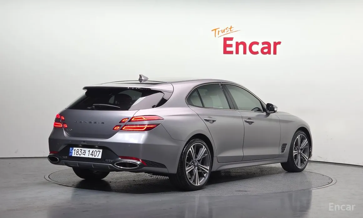 Фото 2 - Genesis G70