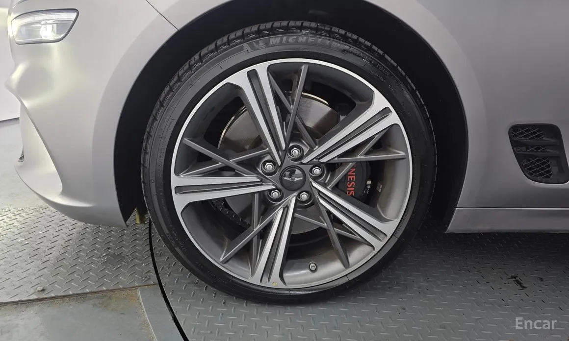 Фото 5 - Genesis G70