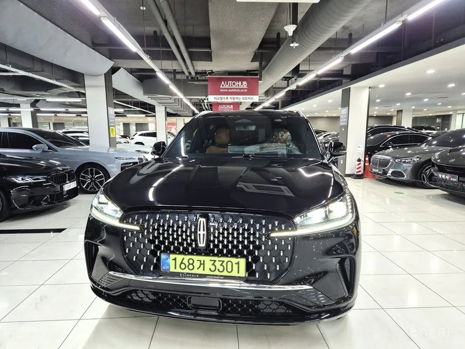 Фото 1 - Lincoln Aviator