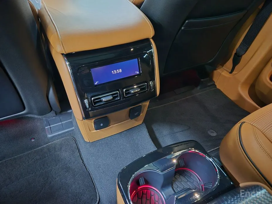 Фото 15 - Lincoln Aviator