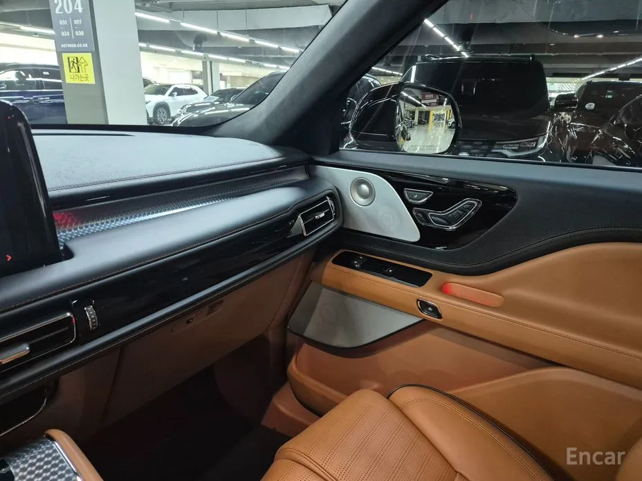 Фото 17 - Lincoln Aviator