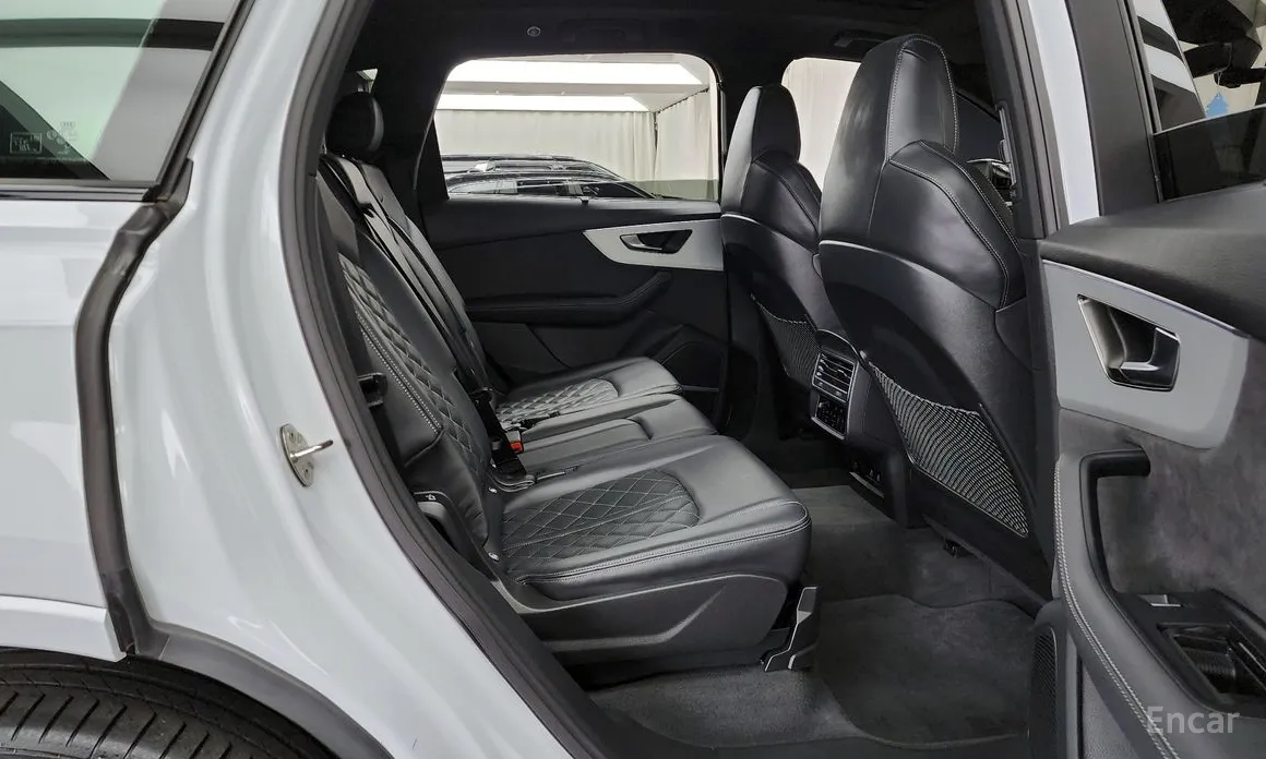 Фото 12 - Audi Q7