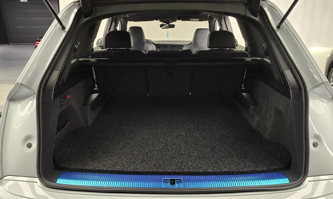 Фото 20 - Audi Q7