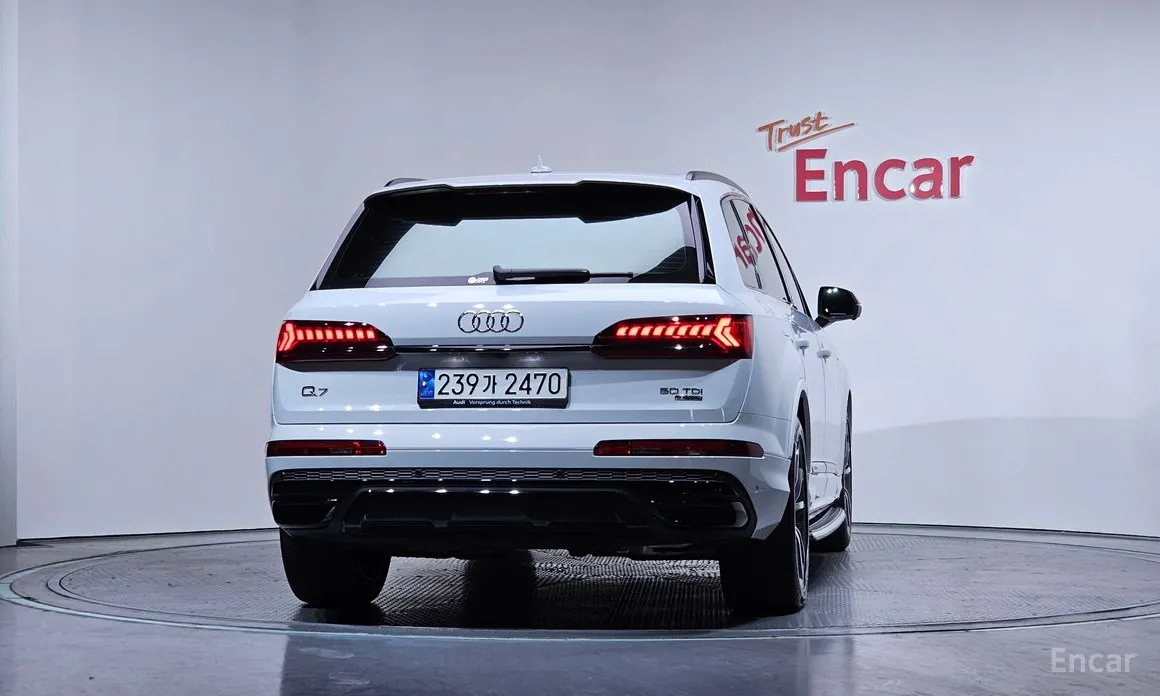 Фото 4 - Audi Q7