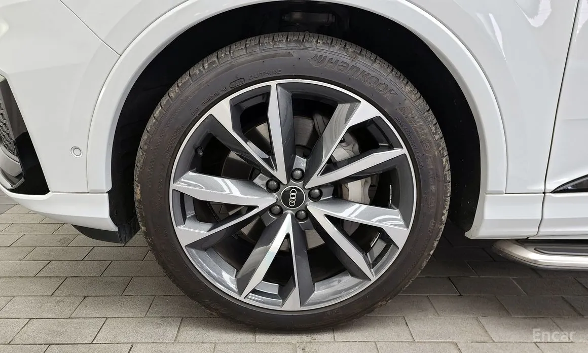 Фото 5 - Audi Q7