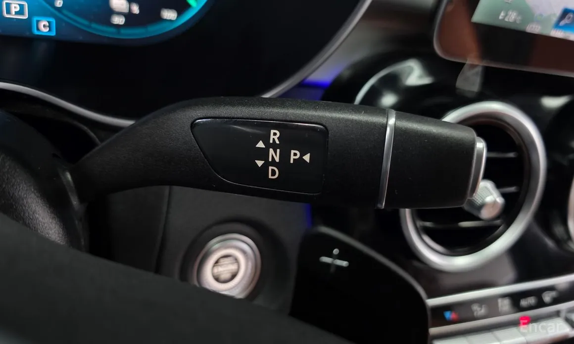 Фото 9 - Mercedes-Benz GLC-Class