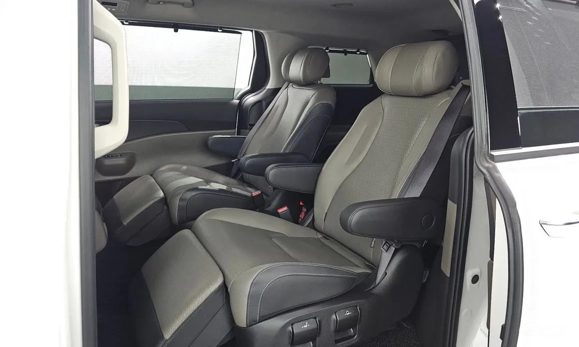 Фото 12 - Kia Carnival