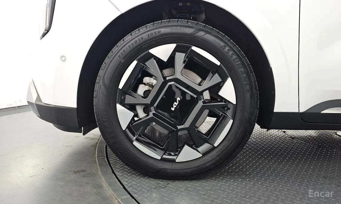 Фото 5 - Kia Carnival