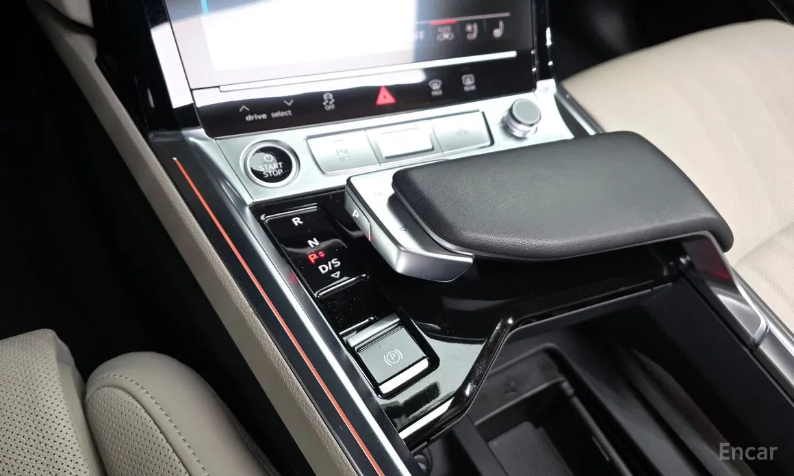 Фото 9 - Audi e-tron