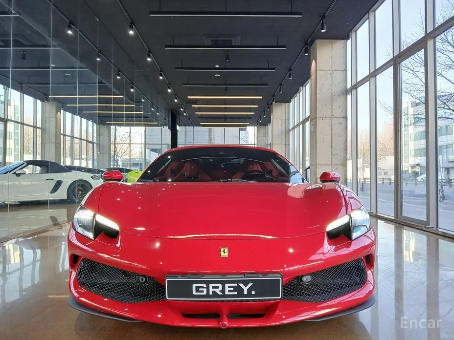 Фото 1 - Ferrari 296