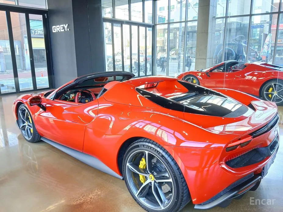 Фото 10 - Ferrari 296