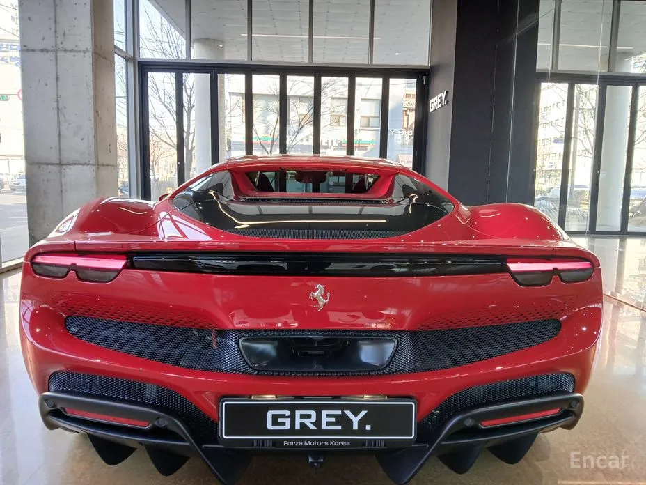 Фото 4 - Ferrari 296