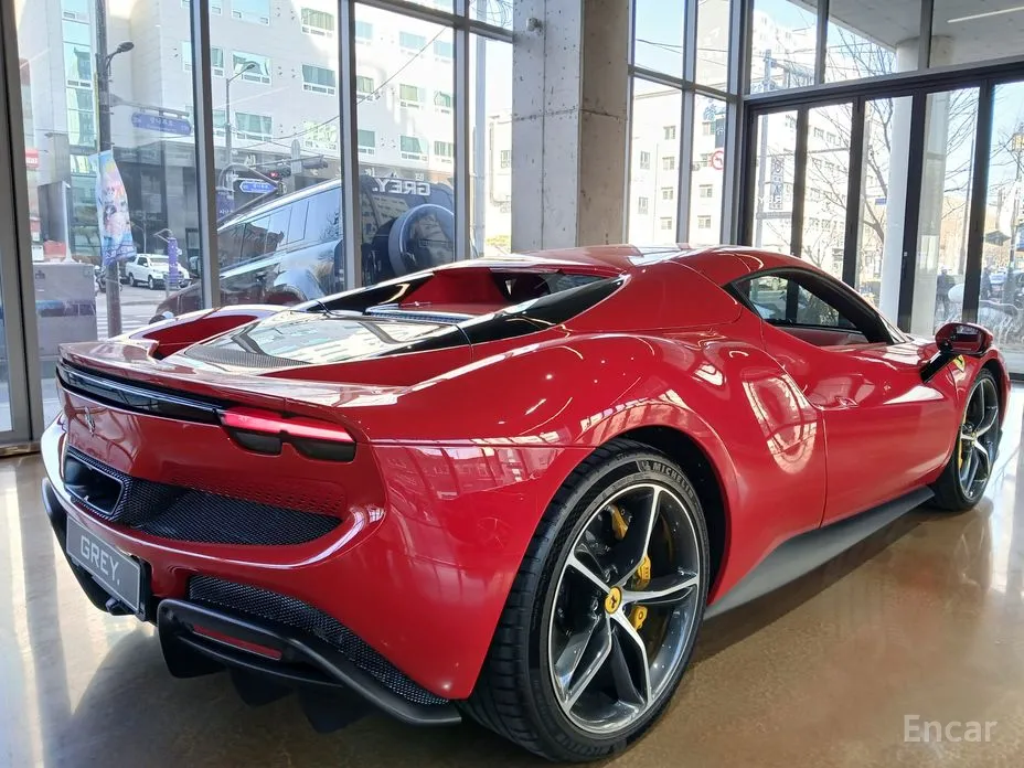 Фото 6 - Ferrari 296