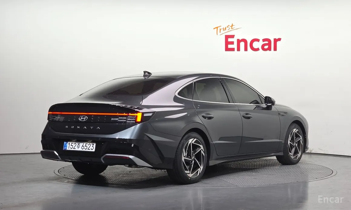 Фото 2 - Hyundai Sonata