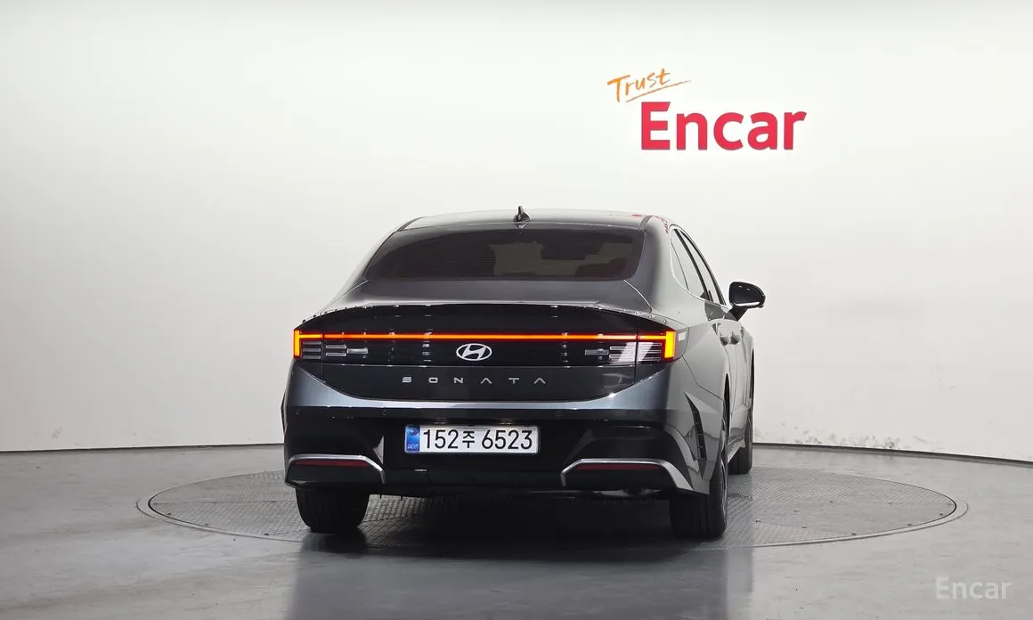 Фото 4 - Hyundai Sonata