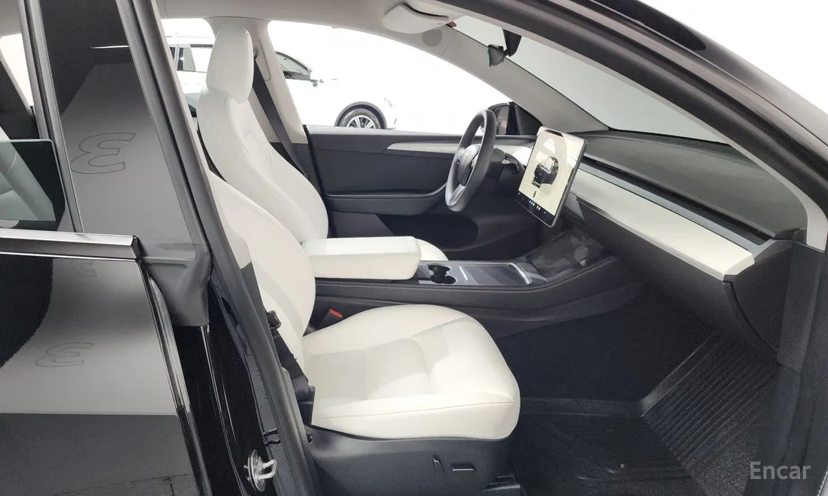 Фото 11 - Tesla Model Y