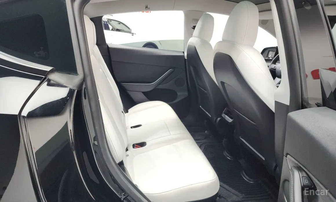 Фото 12 - Tesla Model Y