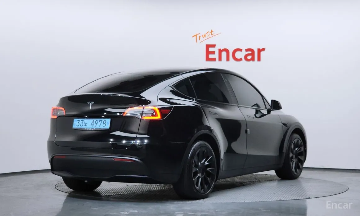 Фото 2 - Tesla Model Y