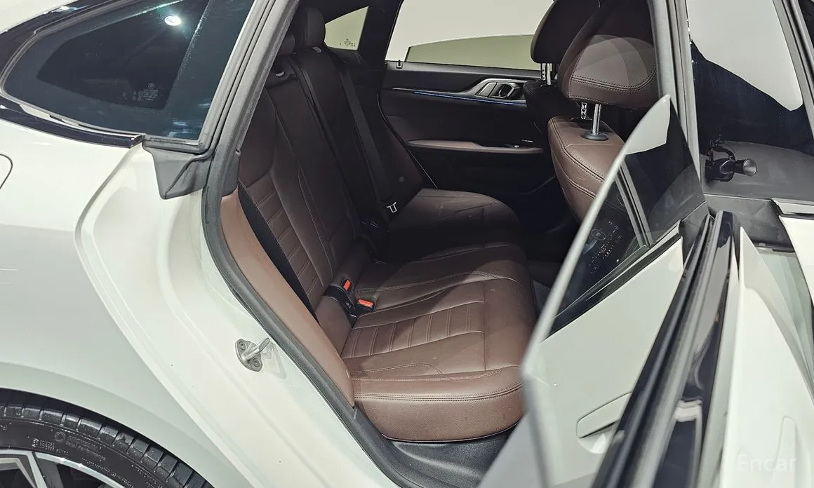 Фото 12 - BMW i4