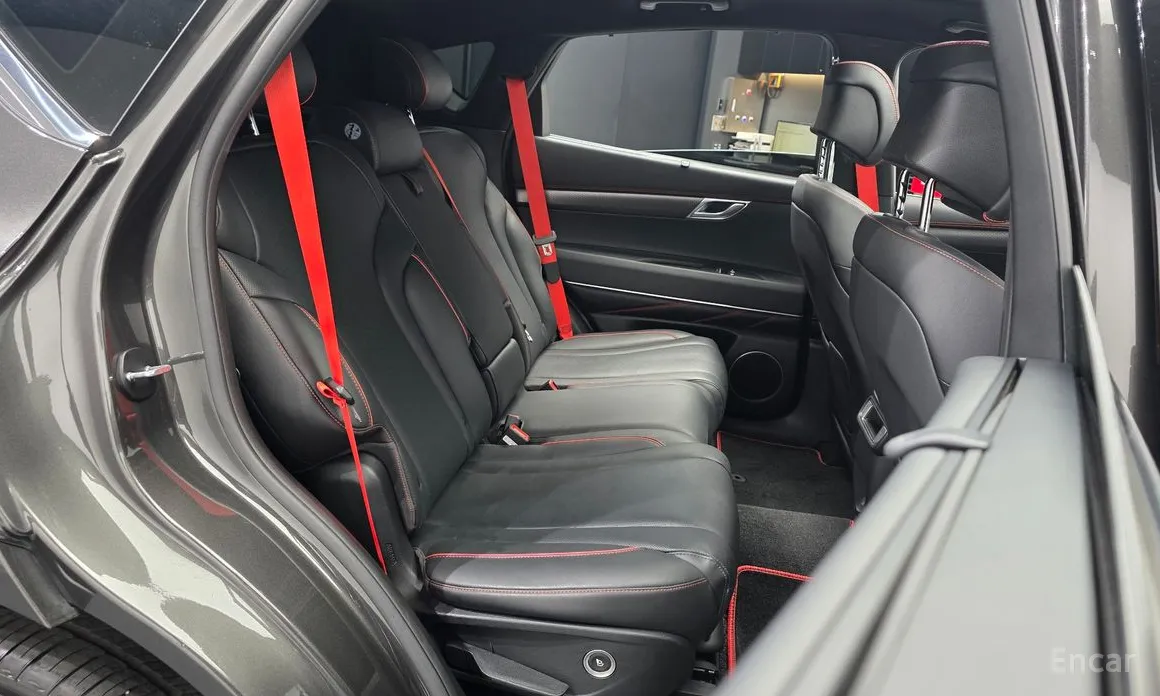 Фото 12 - Genesis GV80