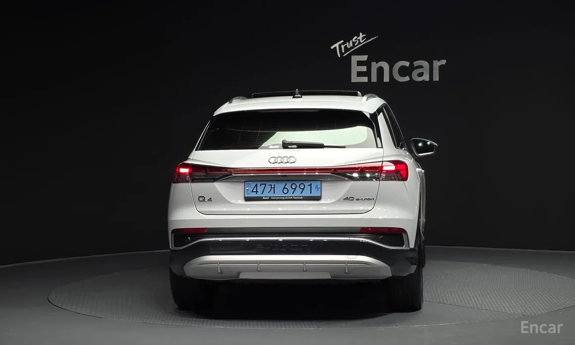 Фото 4 - Audi Q4 e-tron