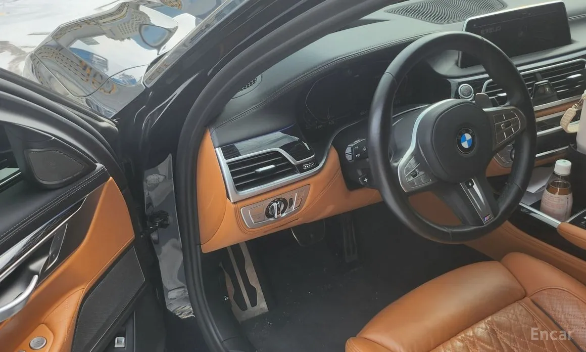 Фото 11 - BMW 7 Series