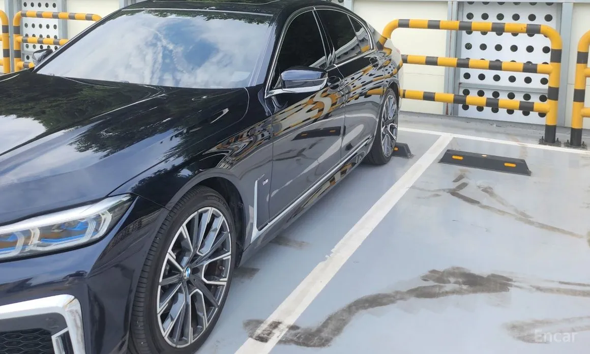 Фото 3 - BMW 7 Series