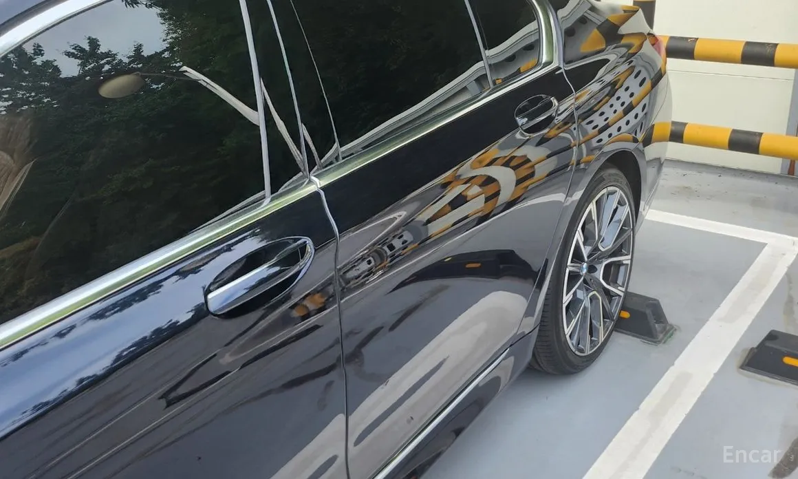 Фото 4 - BMW 7 Series