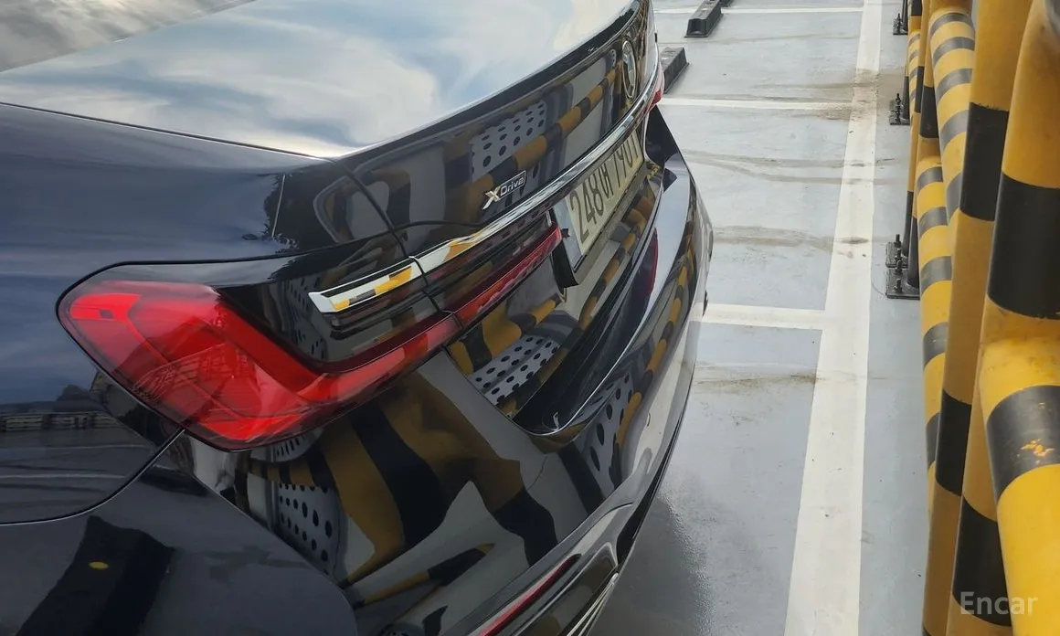 Фото 5 - BMW 7 Series