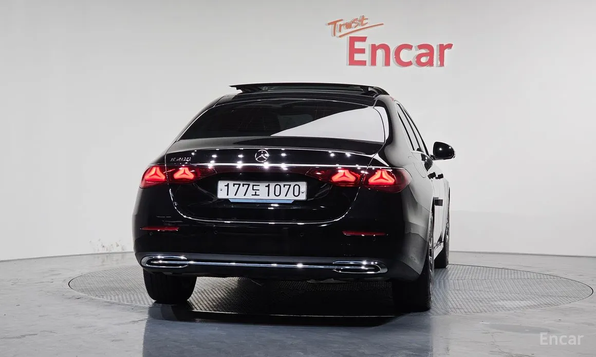 Фото 4 - Mercedes-Benz E-Class