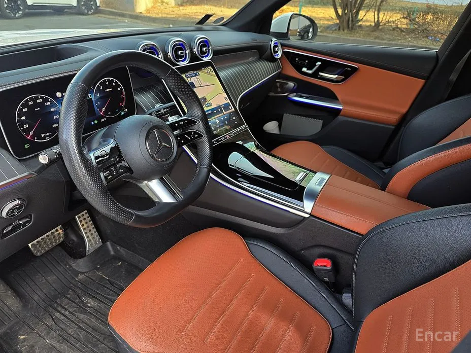 Photo 10 - Mercedes-Benz GLC-Class